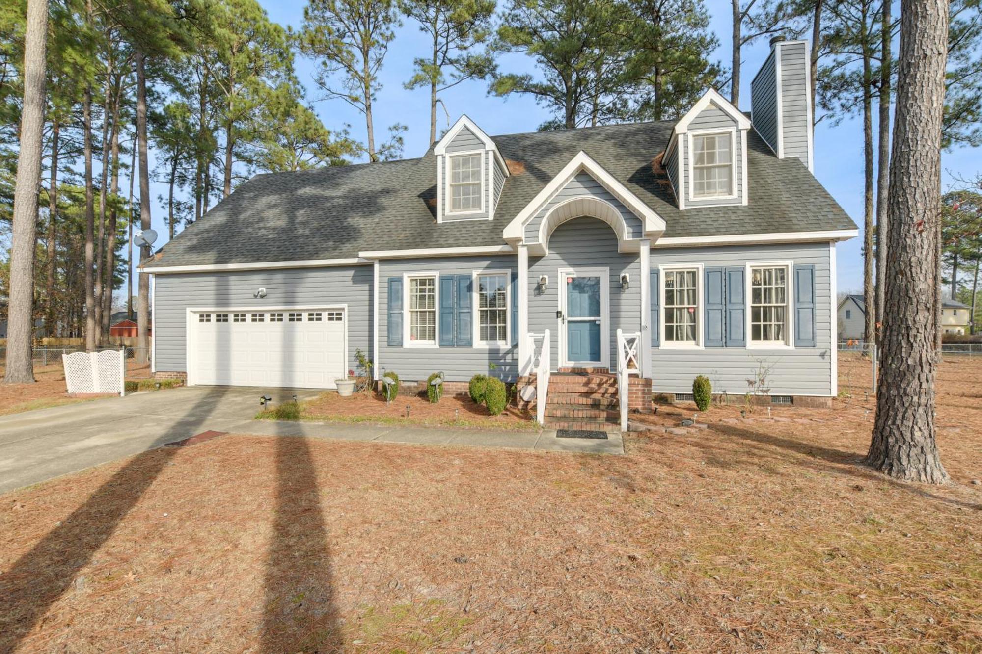 Lovely Fayetteville Home Deck And Fireplace! ภายนอก รูปภาพ